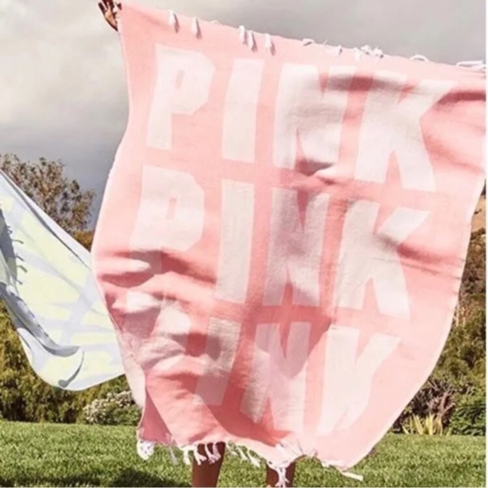 Victoria’s Secret Beach Blanket New - Picture 1 of 4